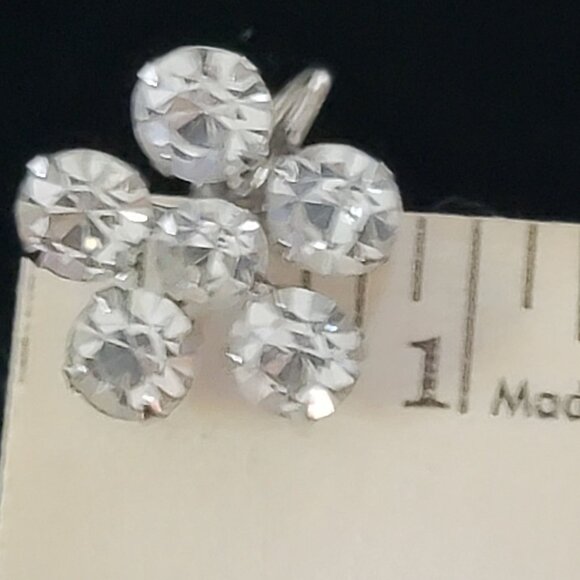 Vintage Weiss Screw Back Rhinestone Cluster Earrings Silver Tone Floral Design - Picture 8 of 9